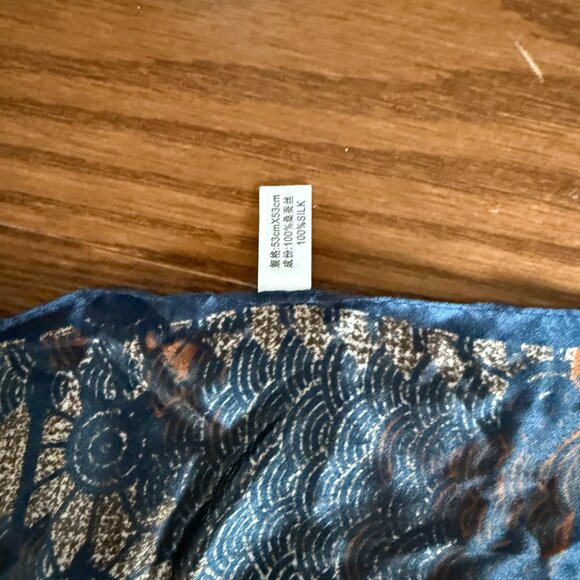 Beautiful colourful silk handkerchief/scarf - Picture 2 of 3